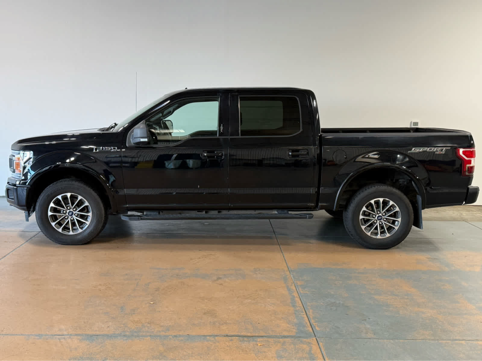 Used 2018 Ford F150 XLT w/ Equipment Group 302A Luxury AWD/4WD image 2