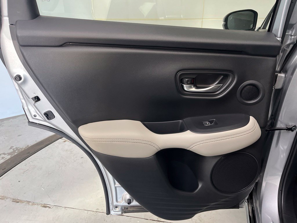 Used 2027 Honda HR-V EX-L image 24