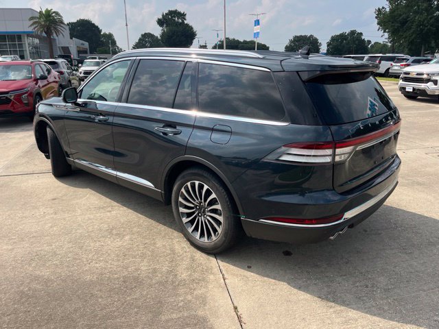 Used 2023 Lincoln Aviator Reserve w/ Equipment Group 201A RWD image 4