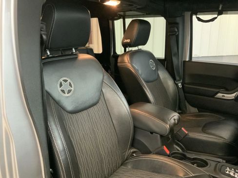 Used 2015 Jeep Wrangler Unlimited Sport AWD/4WD image 5