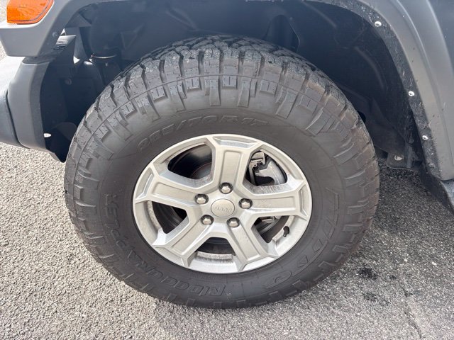 Used 2023 Jeep Wrangler Unlimited Sport AWD/4WD image 3