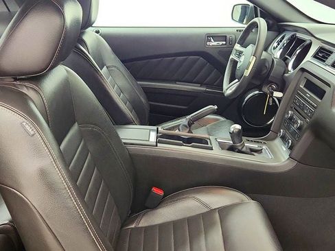 Used 2010 Ford Mustang Coupe RWD image 21