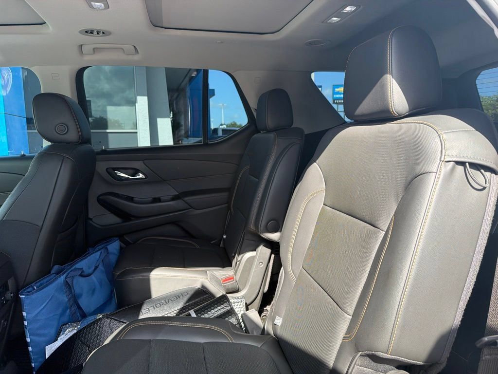 Used 2020 Chevrolet Traverse Premier w/ Redline Edition FWD image 9