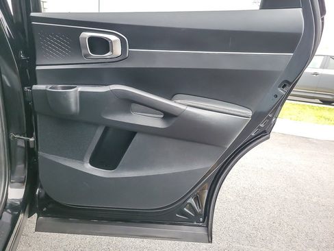 Used 2021 Kia Sorento S image 18