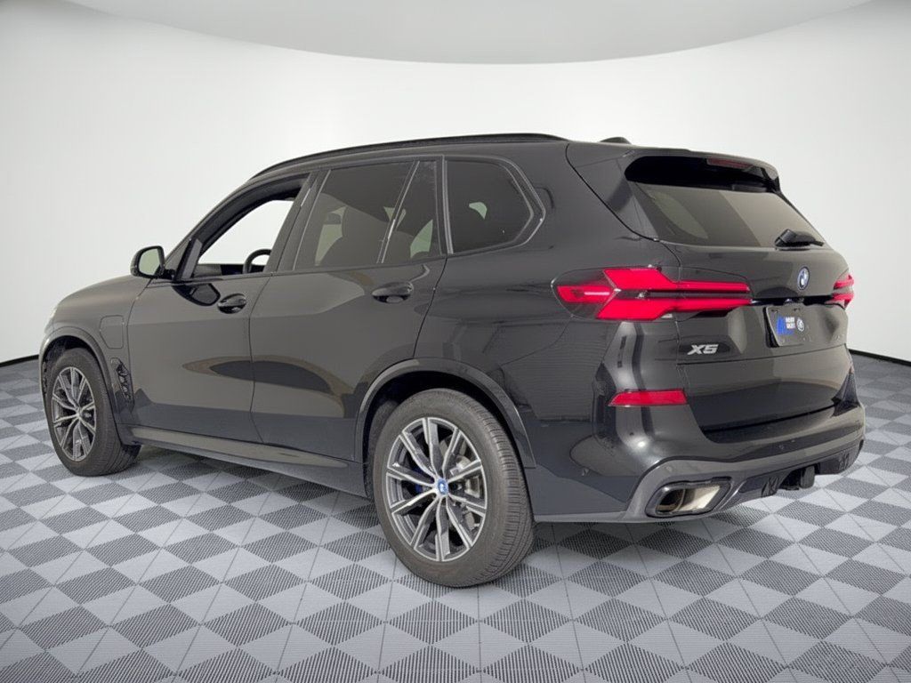 Used 2025 BMW X5 xDrive50e w/ Executive Package AWD/4WD image 3
