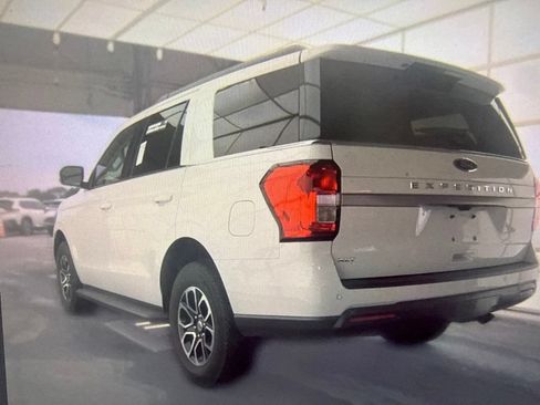 Used 2024 Ford Expedition XLT RWD image 4
