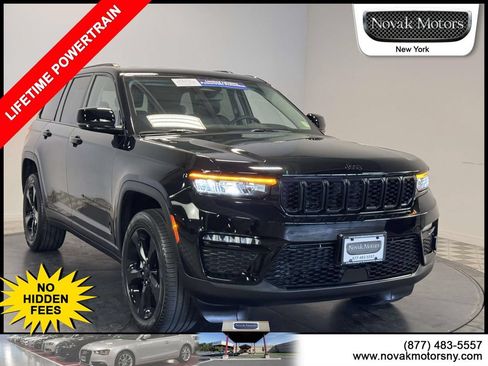 Used 2023 Jeep Grand Cherokee Limited w/ Black Appearance Package AWD/4WD image 1