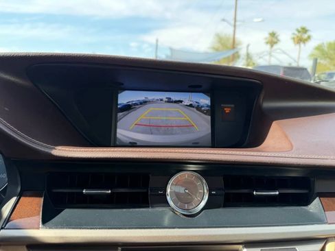 Used 2016 Lexus ES 350 w/ Luxury Package w/Wood Trim FWD image 22