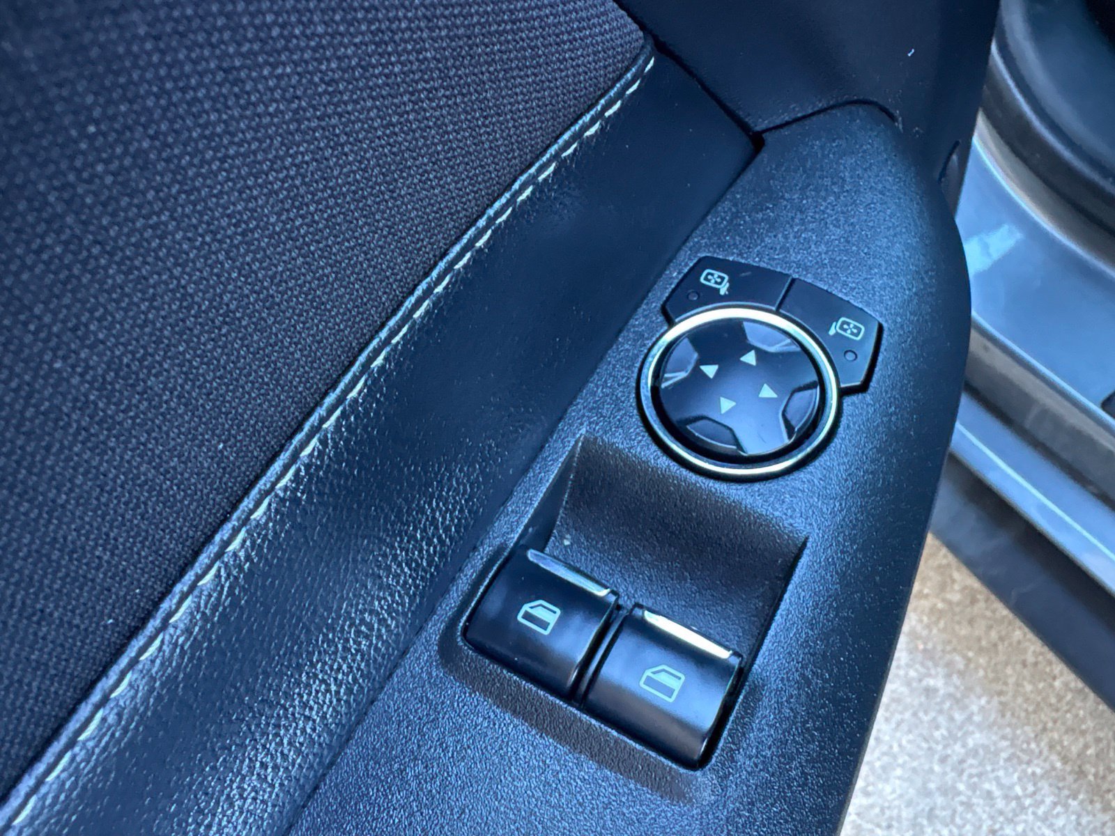 Used 2023 Ford Mustang Coupe RWD image 11