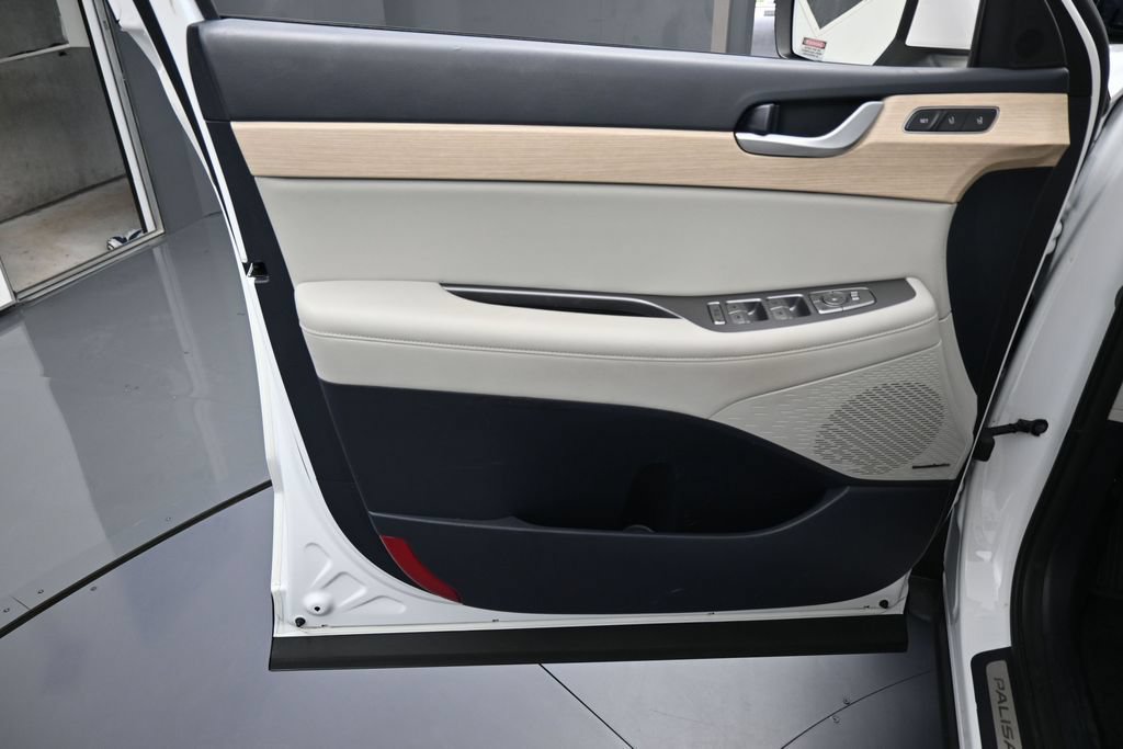 Used 2024 Hyundai Palisade Limited FWD image 13