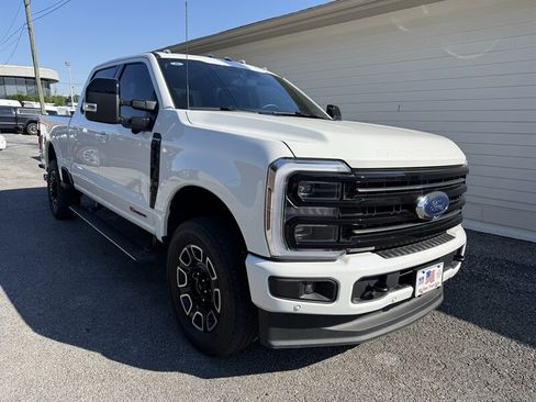 Used 2025 Ford F250 Platinum AWD/4WD image 4