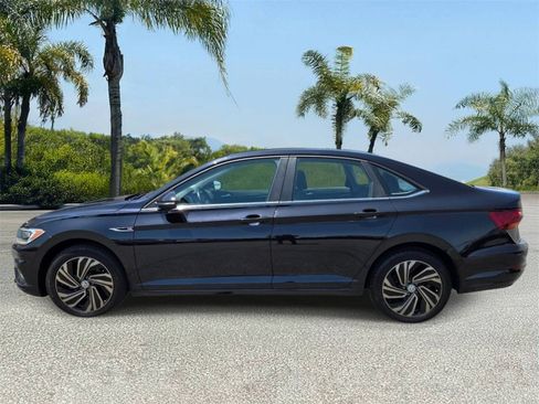 Used 2019 Volkswagen Jetta SEL Premium FWD image 2