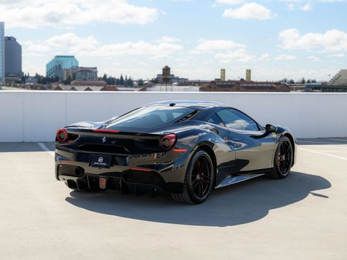 Used 2018 Ferrari 488 GTB image 14