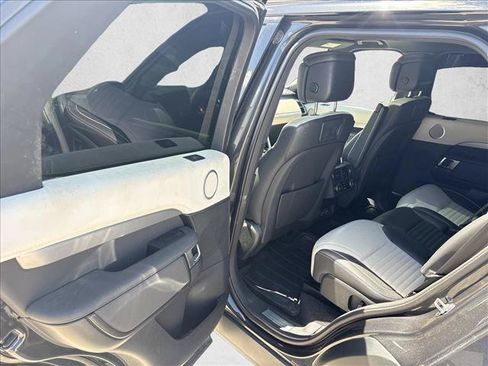 Used 2024 Land Rover Discovery Dynamic SE AWD/4WD image 18