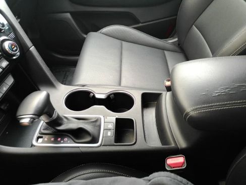 Used 2020 Kia Sportage EX image 40