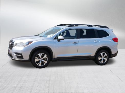 Used 2022 Subaru Ascent Premium w/ Convenience Package image 3