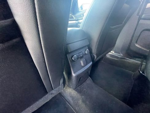 Used 2018 Ford Explorer XLT w/ Equipment Group 202A AWD/4WD image 29