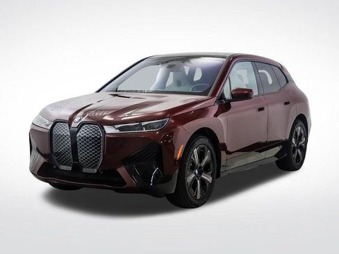 Certified 2024 BMW iX xDrive50 w/ Premium Package AWD/4WD image 1