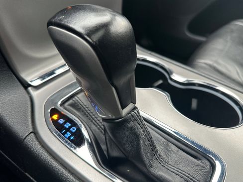 Used 2022 Jeep Grand Cherokee Limited image 22