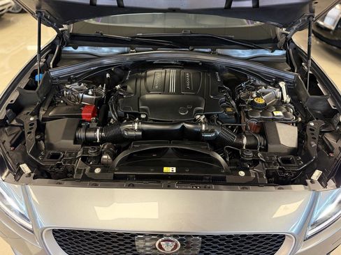 Used 2017 Jaguar F-PACE S AWD/4WD image 34