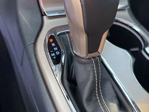 Used 2017 Jeep Grand Cherokee Limited image 26