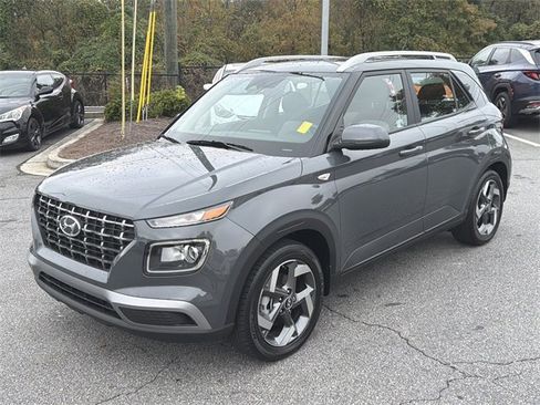 Certified 2025 Hyundai Venue SEL image 3