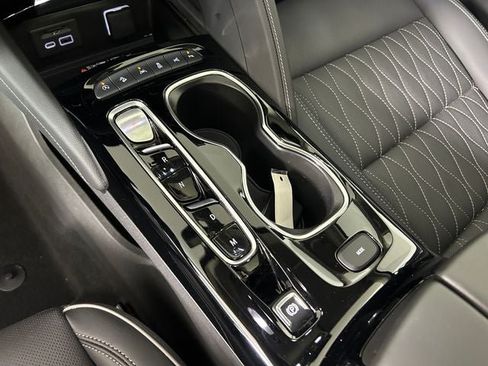 Used 2023 Buick Envision Avenir AWD/4WD image 20