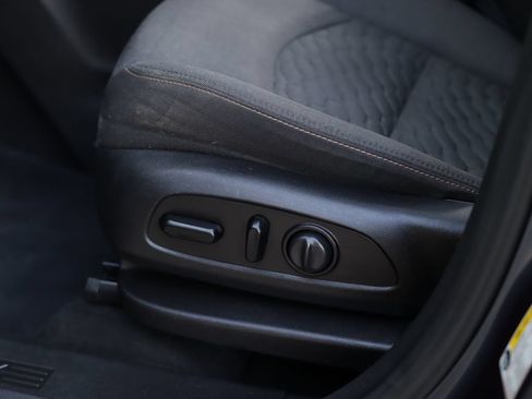 Used 2018 Chevrolet Equinox LT w/ Sun & Infotainment Package FWD image 19