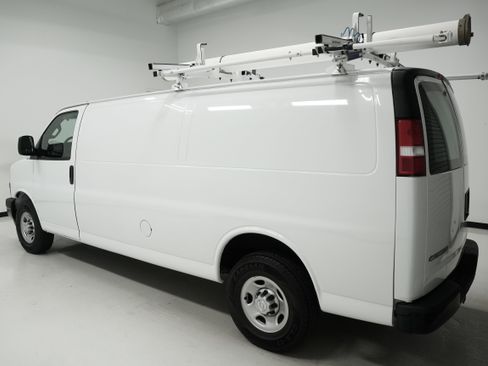 Used 2020 Chevrolet Express 2500 Extended w/ Communications Package image 5
