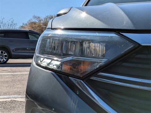 Used 2023 Volkswagen Jetta SE image 10