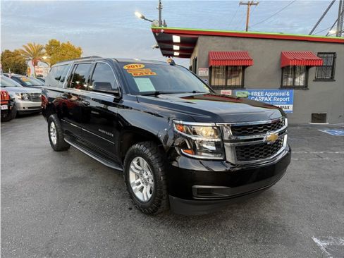 Used 2017 Chevrolet Suburban LS image 7