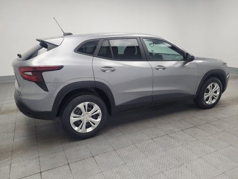 Used 2024 Chevrolet Trax LS w/ Driver Confidence Package FWD image 10