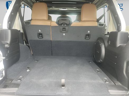 Used 2020 Jeep Wrangler Unlimited Sahara AWD/4WD image 13