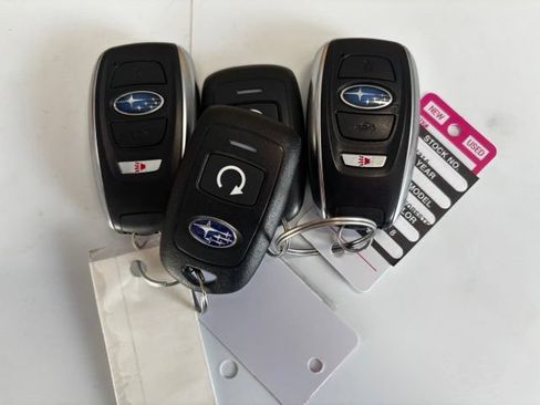 Used 2023 Subaru Forester Limited AWD/4WD image 2
