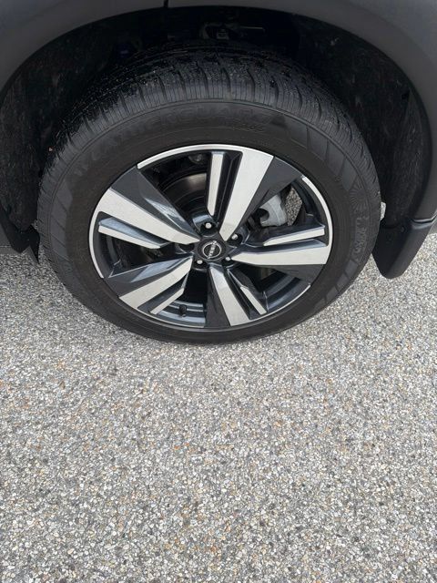 Used 2023 Nissan Rogue SL AWD/4WD image 9