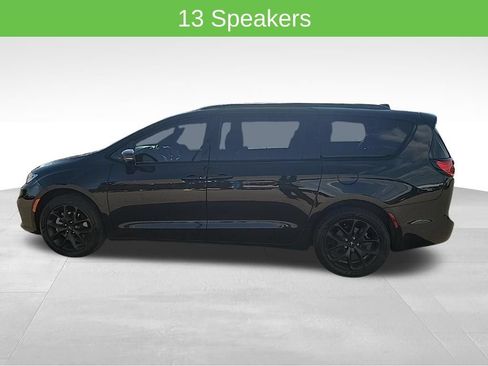 Used 2023 Chrysler Pacifica Limited w/ S Appearance Package AWD/4WD image 8