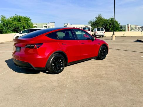 Used 2021 Tesla Model Y Long Range AWD/4WD image 5
