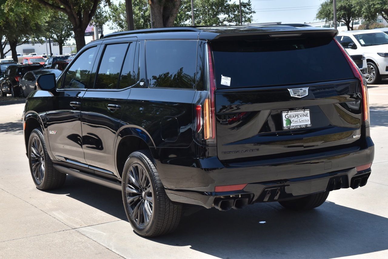 Used 2023 Cadillac Escalade V w/ LPO, ONYX Package AWD/4WD image 10
