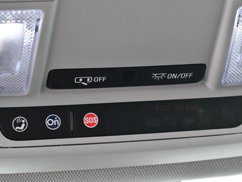 Used 2021 Chevrolet Traverse LT w/ LT Premium Package image 36