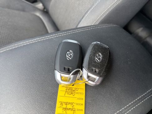Used 2019 Hyundai Santa Fe SEL image 32
