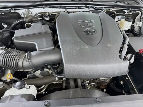 Used 2023 Toyota Tacoma TRD Sport AWD/4WD image 31