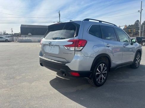 Used 2020 Subaru Forester Limited image 5