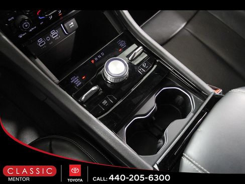 Used 2023 Jeep Grand Cherokee L Overland AWD/4WD image 17