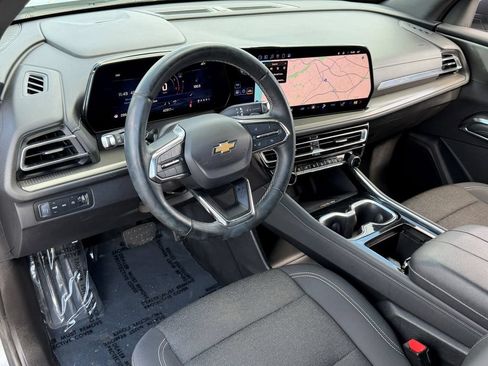 Used 2024 Chevrolet Traverse LT AWD/4WD image 19