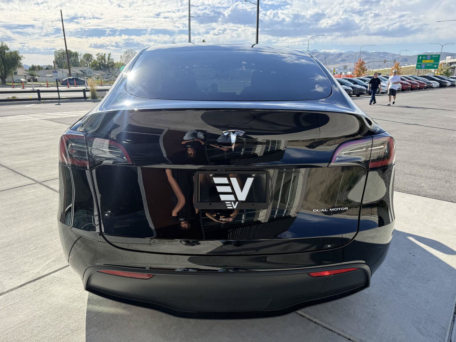 Used 2024 Tesla Model Y Long Range AWD/4WD image 7