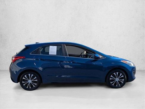 Used 2016 Hyundai Elantra GT FWD image 4