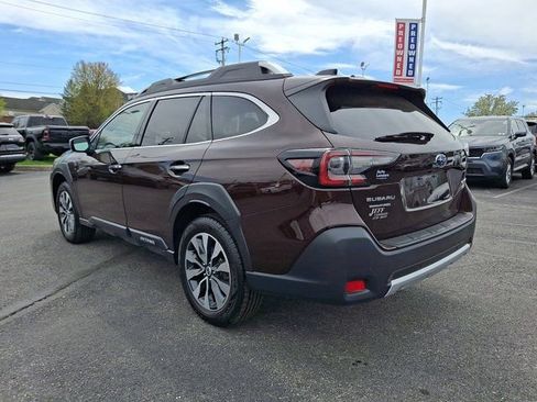 Used 2023 Subaru Outback Touring AWD/4WD image 4