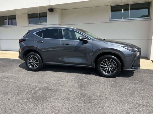 Used 2025 Lexus NX 250 FWD w/ Accessory Package (2T) image 2