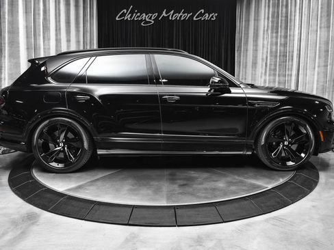 Used 2023 Bentley Bentayga Plug-In Hybrid image 46