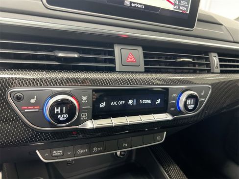 Used 2019 Audi S4 Premium Plus w/ Premium Plus Package image 15